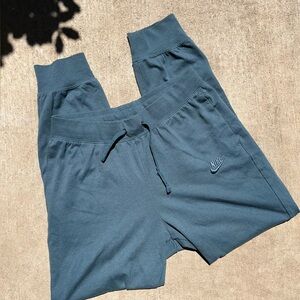 Women’s Nike jogger sweatpants size S
